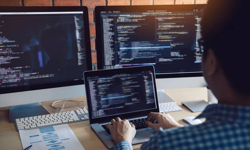 数据科学选型:R与Python如何赋能七台河网站建设?